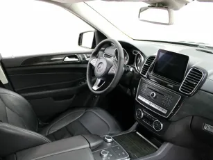 Mercedes-Benz  11