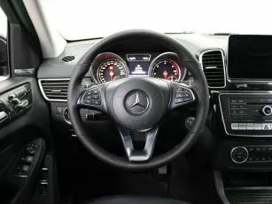 Mercedes-Benz  12