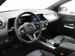 Mercedes-Benz  11