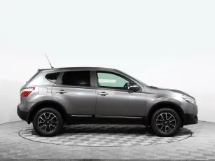 Nissan  4
