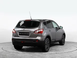 Nissan  5