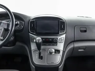 Hyundai  8