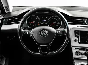 Volkswagen  8