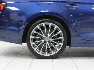 Audi  8