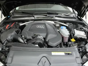 Audi  8