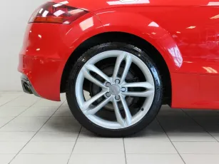 Audi  9