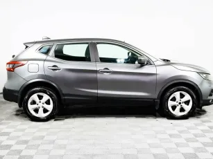 Nissan  4