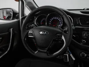 Kia  10