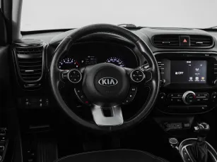 Kia  10
