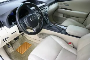 Lexus  13