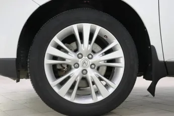 Lexus  9