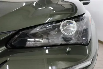 Lexus  8
