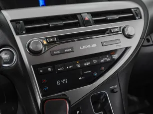 Lexus  15