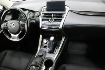 Lexus  11