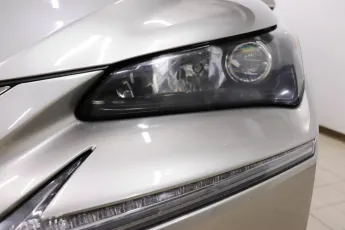 Lexus  8