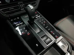 Porsche  18