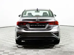 Kia  6