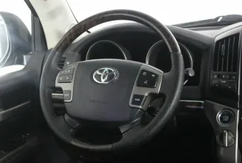 Toyota  9