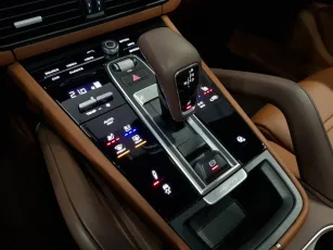 Porsche  16