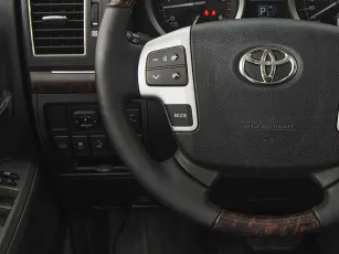 Toyota  12