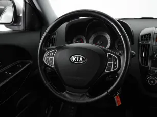 Kia  12