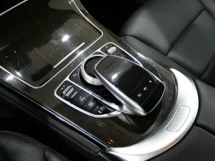 Mercedes-Benz  12