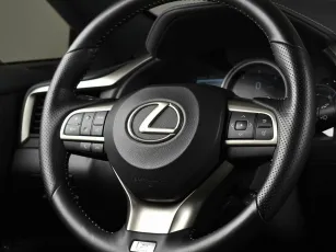 Lexus  15