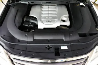 Lexus  8