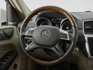 Mercedes-Benz  16