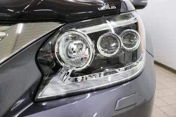 Lexus  8