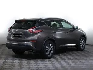 Nissan  5