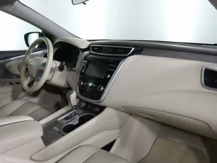 Nissan  9