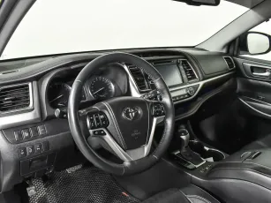 Toyota  8