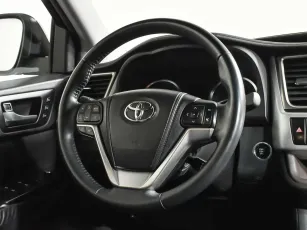 Toyota  9