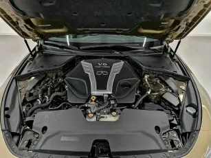 Infiniti  8