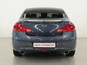 Infiniti  5