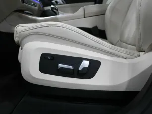 BMW  8