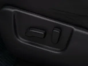 Nissan  12