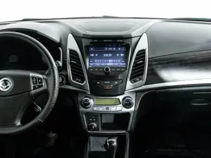 SsangYong  8