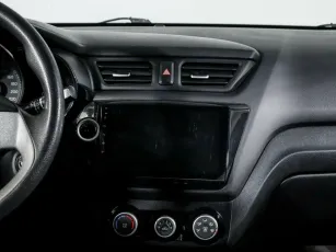 Kia  11