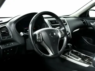 Nissan  10