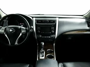 Nissan  11