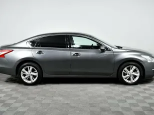 Nissan  4