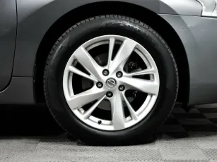 Nissan  8