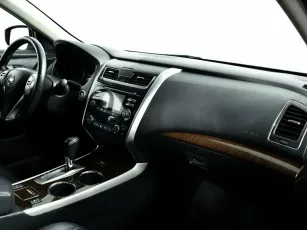 Nissan  9
