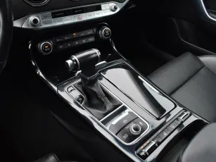 Kia  8