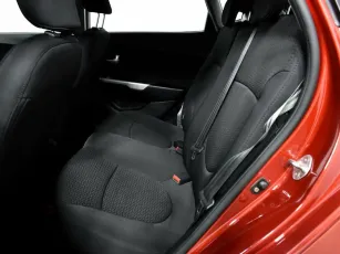 Kia  11