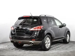 Nissan  5