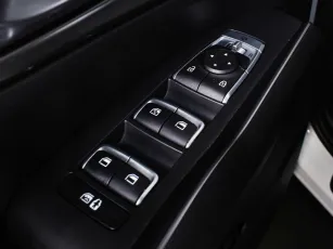 Kia  11