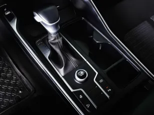 Kia  8
